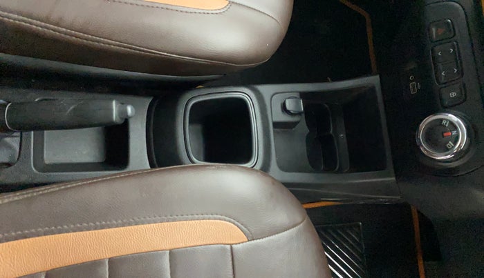 2019 Renault Kwid CLIMBER 1.0 AMT, Petrol, Automatic, 74,108 km, Gear Lever