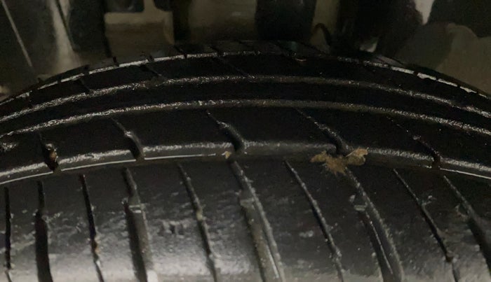 2019 Renault Kwid CLIMBER 1.0 AMT, Petrol, Automatic, 74,108 km, Left Front Tyre Tread