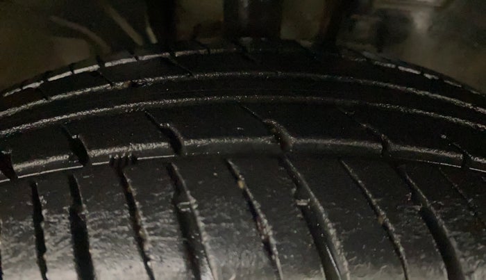 2019 Renault Kwid CLIMBER 1.0 AMT, Petrol, Automatic, 74,108 km, Right Front Tyre Tread