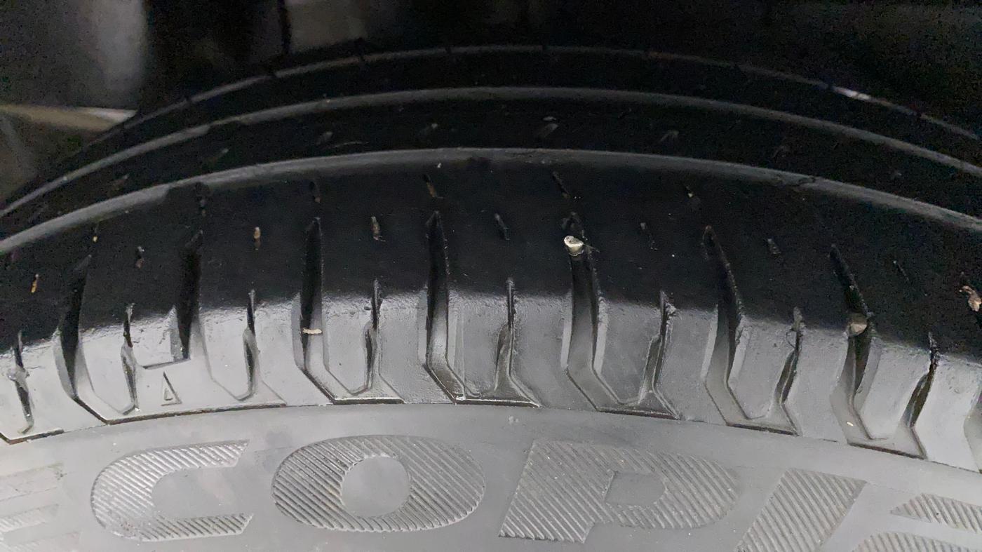 2017 Maruti Dzire VXI, Petrol, Manual, 68,979 km, Right Rear Tyre Tread