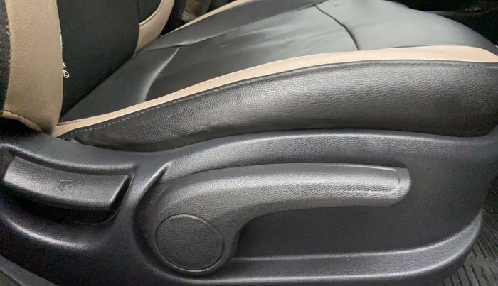 2016 Hyundai Elite i20 SPORTZ 1.2, Petrol, Manual, 81,188 km, Driver Side Adjustment Panel