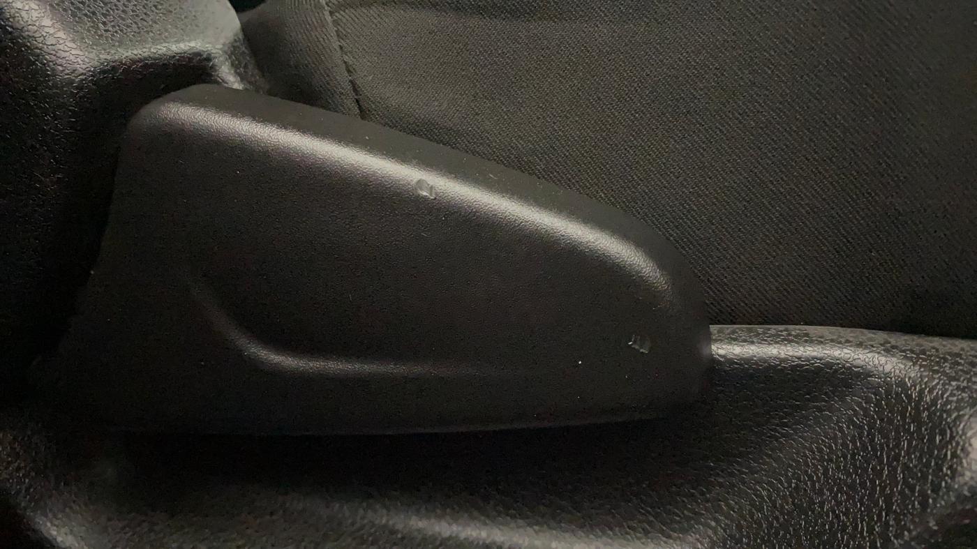 2019 Renault Kwid RXL, Petrol, Manual, 21,757 km, Driver Side Adjustment Panel