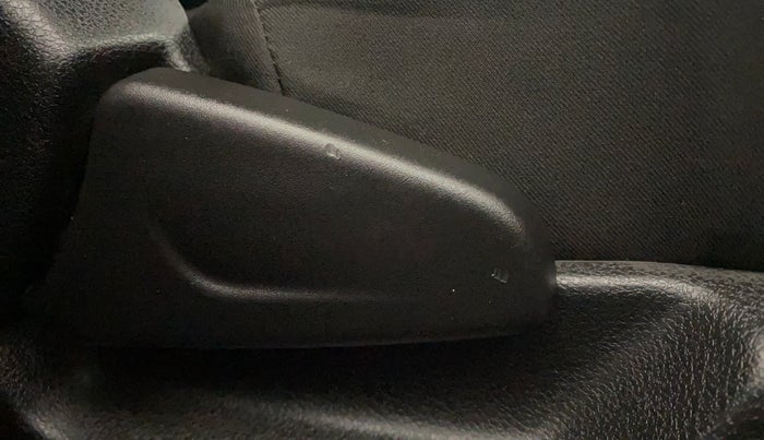 2019 Renault Kwid RXL, Petrol, Manual, 21,757 km, Driver Side Adjustment Panel