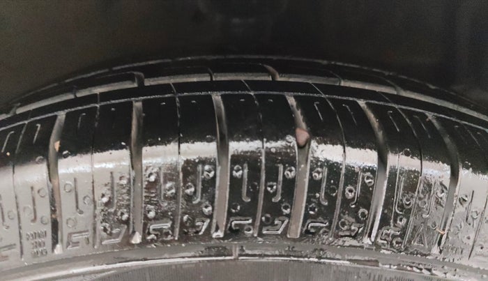 2017 Maruti Celerio ZXI AMT, Petrol, Automatic, 75,598 km, Right Front Tyre Tread