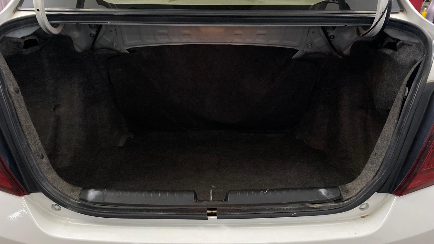 2017 Honda Amaze 1.2L I-VTEC VX AT, Petrol, Automatic, 1,08,147 km, Boot Inside
