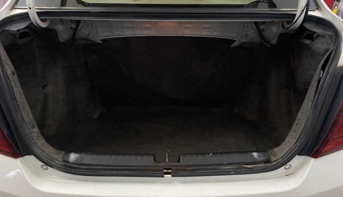 2017 Honda Amaze 1.2L I-VTEC VX AT, Petrol, Automatic, 1,08,147 km, Boot Inside