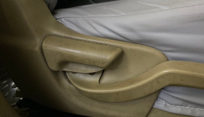 2017 Honda Amaze 1.2L I-VTEC VX AT, Petrol, Automatic, 1,08,147 km, Driver Side Adjustment Panel