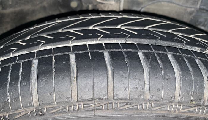 2016 Maruti Swift VDI, Diesel, Manual, 61,322 km, Right Front Tyre Tread