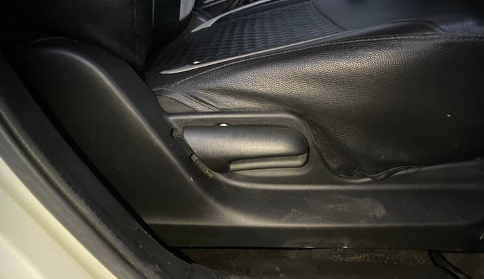 2016 Maruti Swift VDI, Diesel, Manual, 61,322 km, Driver Side Adjustment Panel