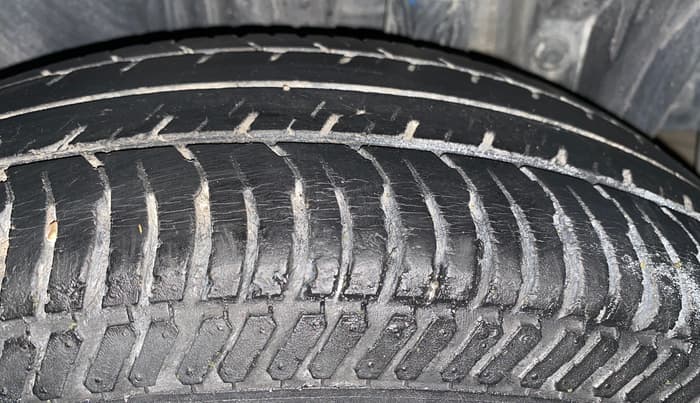 2016 Maruti Swift VDI, Diesel, Manual, 61,322 km, Left Rear Tyre Tread