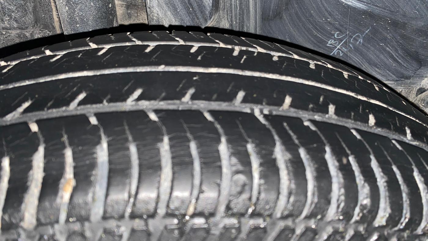 2016 Maruti Swift VDI, Diesel, Manual, 61,322 km, Right Rear Tyre Tread
