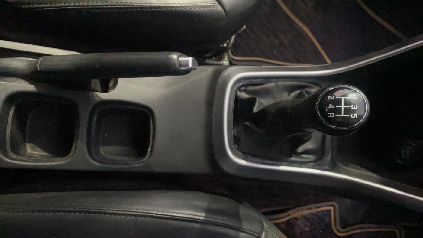 2021 Maruti S Cross ZETA 1.5, Petrol, Manual, 1,06,825 km, Gear Lever