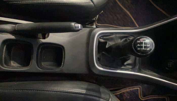 2021 Maruti S Cross ZETA 1.5, Petrol, Manual, 1,06,818 km, Gear Lever