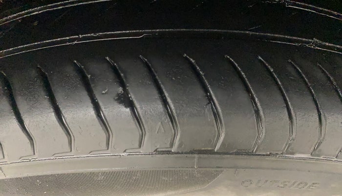 2021 Maruti S Cross ZETA 1.5, Petrol, Manual, 1,06,818 km, Right Front Tyre Tread