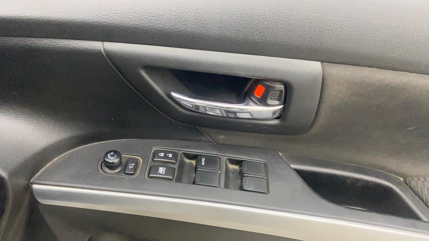2021 Maruti S Cross ZETA 1.5, Petrol, Manual, 1,06,825 km, Driver Side Door Panels Control