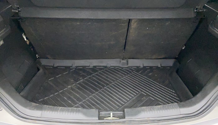 2020 Maruti IGNIS ZETA 1.2, Petrol, Manual, 46,300 km, Boot Inside