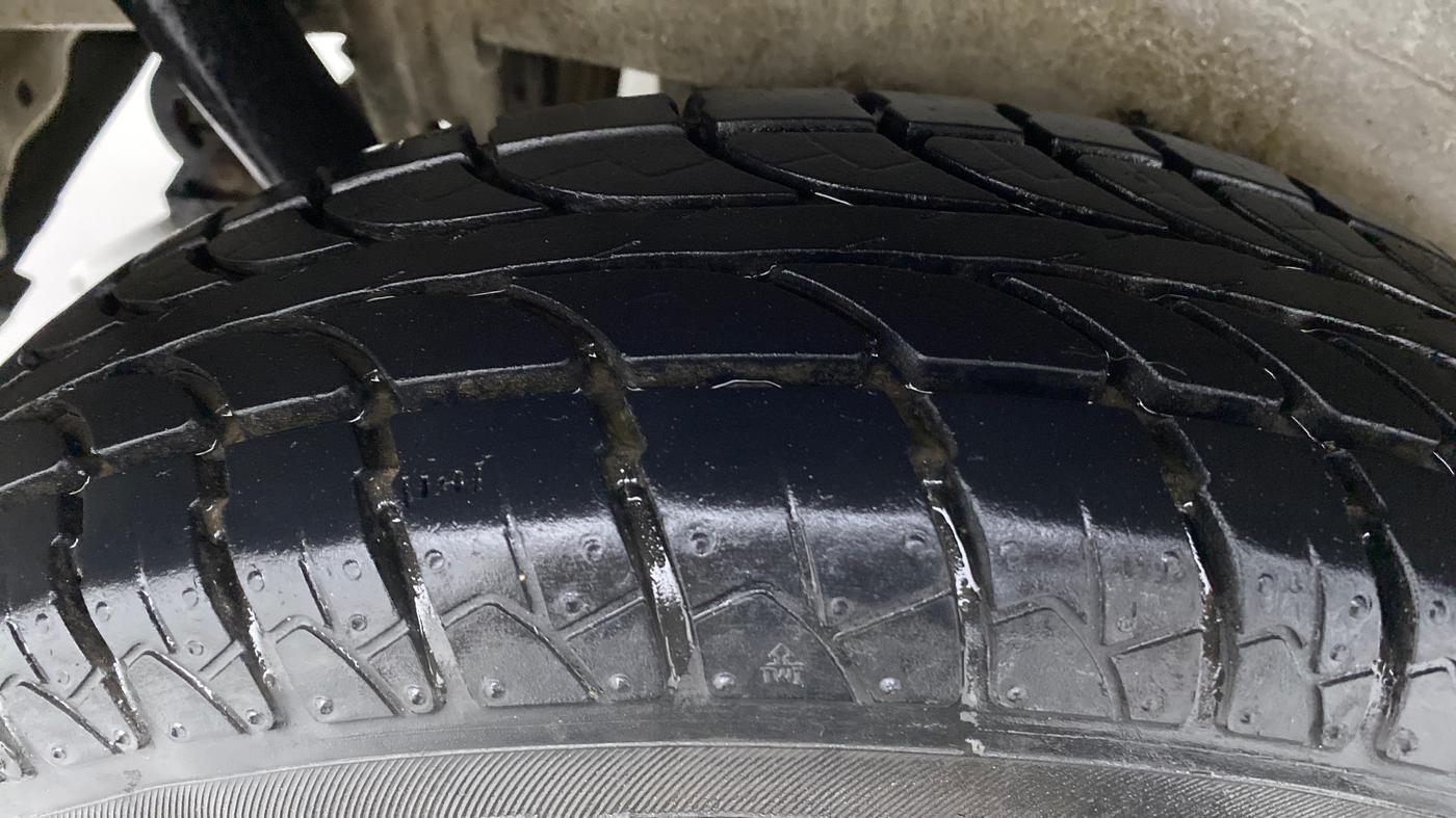 2011 Maruti Wagon R 1.0 LXI, Petrol, Manual, 38,315 km, Right Rear Tyre Tread