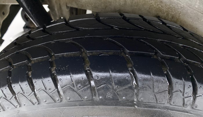2011 Maruti Wagon R 1.0 LXI, Petrol, Manual, 38,315 km, Right Rear Tyre Tread