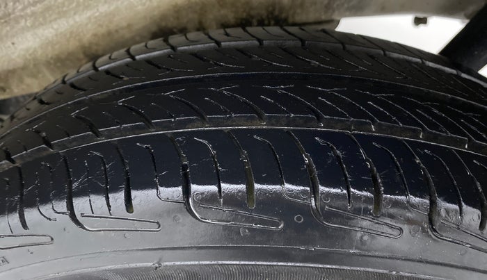 2011 Maruti Wagon R 1.0 LXI, Petrol, Manual, 38,315 km, Left Rear Tyre Tread