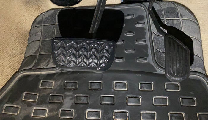 2018 Toyota YARIS VX CVT, Petrol, Automatic, 46,566 km, Pedals