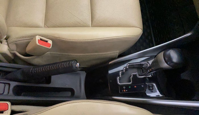 2018 Toyota YARIS VX CVT, Petrol, Automatic, 46,566 km, Gear Lever