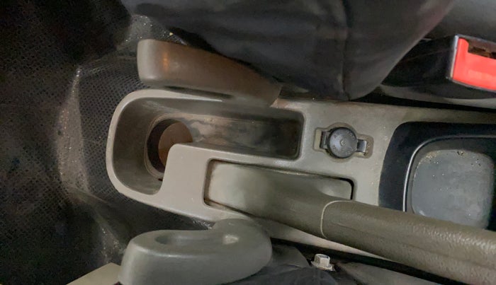 2013 Hyundai i10 MAGNA 1.2, CNG, Manual, 91,614 km, Driver Side Adjustment Panel