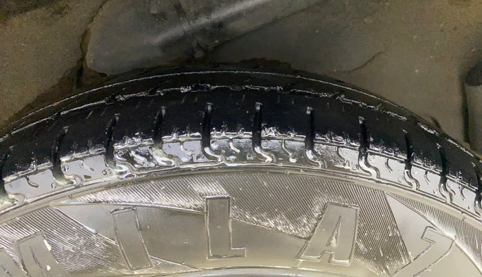 2013 Hyundai i10 MAGNA 1.2, CNG, Manual, 91,614 km, Left Rear Tyre Tread