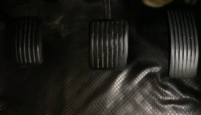 2013 Hyundai i10 MAGNA 1.2, CNG, Manual, 91,614 km, Pedals