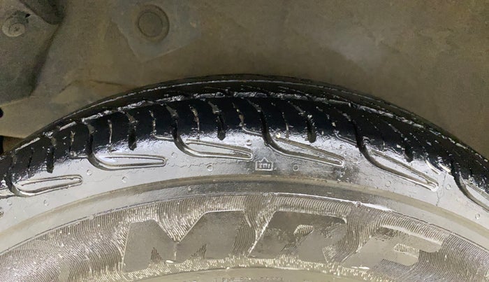 2013 Hyundai i10 MAGNA 1.2, CNG, Manual, 91,614 km, Right Rear Tyre Tread