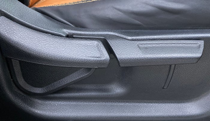 2022 KIA SELTOS HTK PLUS 1.5 IMT, Petrol, Manual, 41,675 km, Driver Side Adjustment Panel