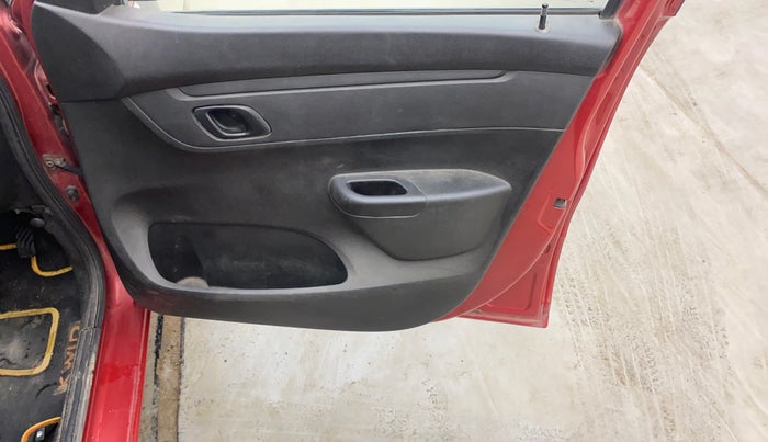 2017 Renault Kwid RXT 1.0 AMT, Petrol, Automatic, 82,539 km, Driver Side Door Panels Control