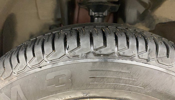 2017 Renault Kwid RXT 1.0 AMT, Petrol, Automatic, 82,539 km, Left Front Tyre Tread