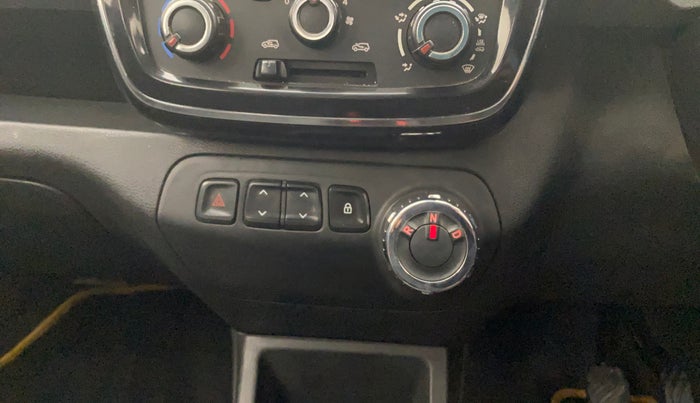 2017 Renault Kwid RXT 1.0 AMT, Petrol, Automatic, 82,539 km, Gear Lever