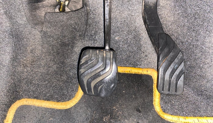 2017 Renault Kwid RXT 1.0 AMT, Petrol, Automatic, 82,539 km, Pedals