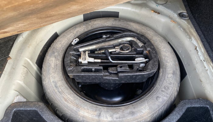 2012 Skoda Rapid ELEGANCE 1.6 MPI AT, Petrol, Automatic, 38,001 km, Spare Tyre