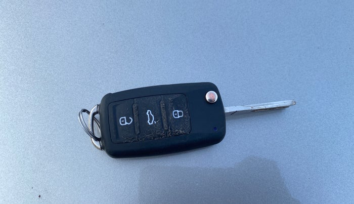 2012 Skoda Rapid ELEGANCE 1.6 MPI AT, Petrol, Automatic, 38,001 km, Key Close Up