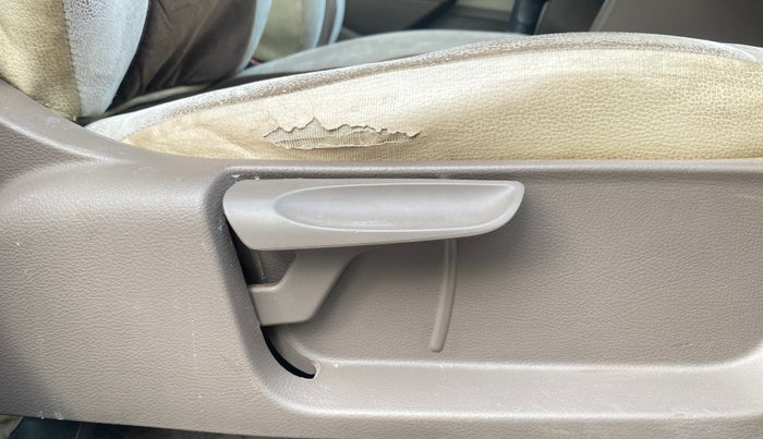 2012 Skoda Rapid ELEGANCE 1.6 MPI AT, Petrol, Automatic, 38,001 km, Driver Side Adjustment Panel