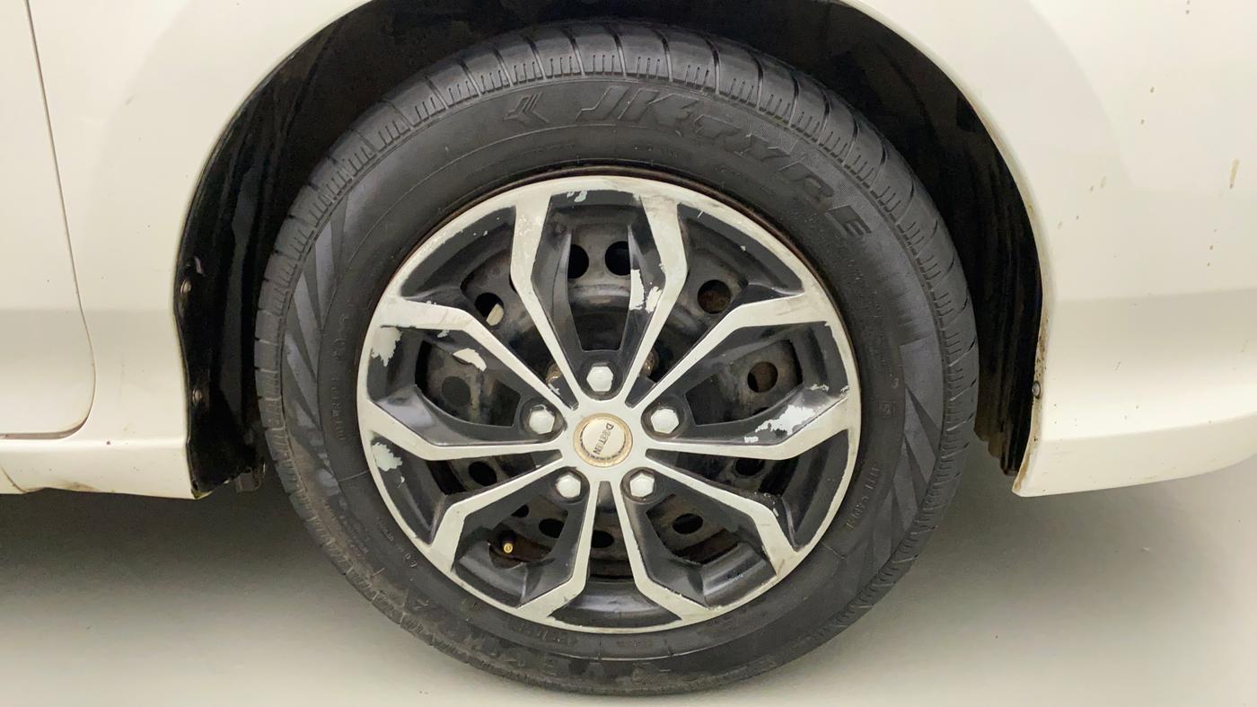 2011 Honda City 1.5L I-VTEC S MT, CNG, Manual, 1,16,586 km, Right Front Wheel