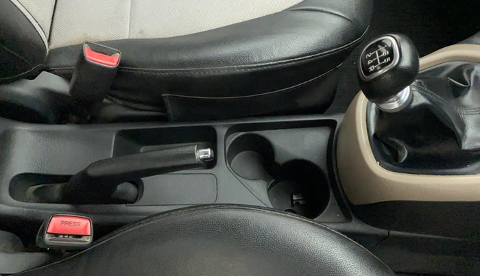 2016 Hyundai Grand i10 SPORTZ 1.2 KAPPA VTVT, Petrol, Manual, 70,554 km, Gear Lever
