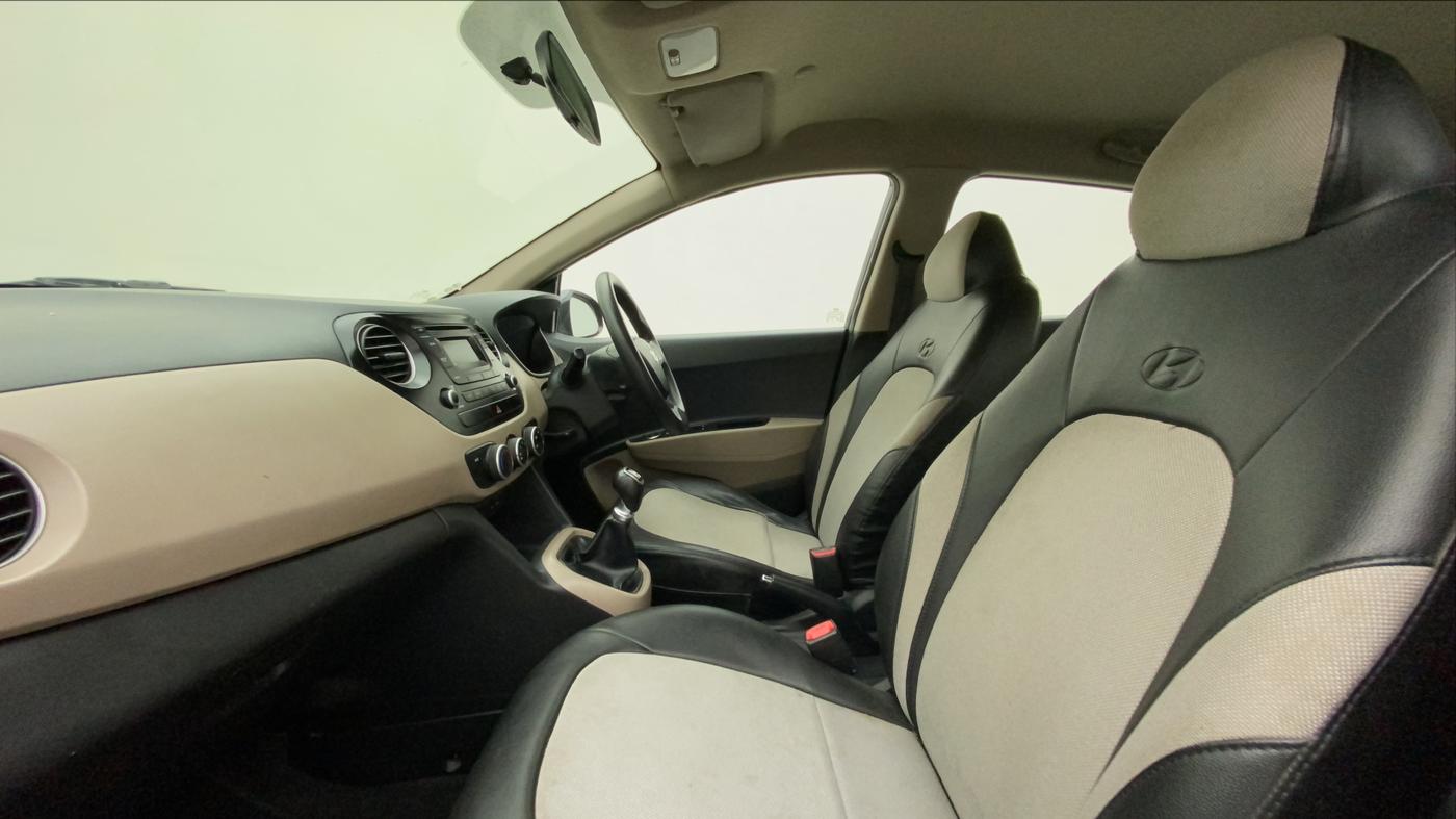 2016 Hyundai Grand i10 SPORTZ 1.2 KAPPA VTVT, Petrol, Manual, 70,554 km, Right Side Front Door Cabin