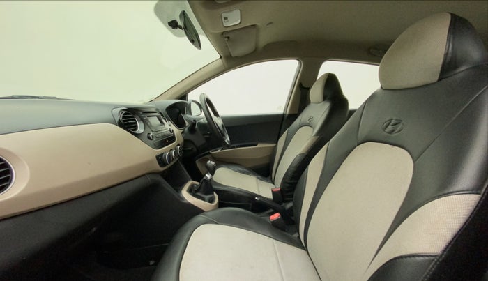 2016 Hyundai Grand i10 SPORTZ 1.2 KAPPA VTVT, Petrol, Manual, 70,554 km, Right Side Front Door Cabin