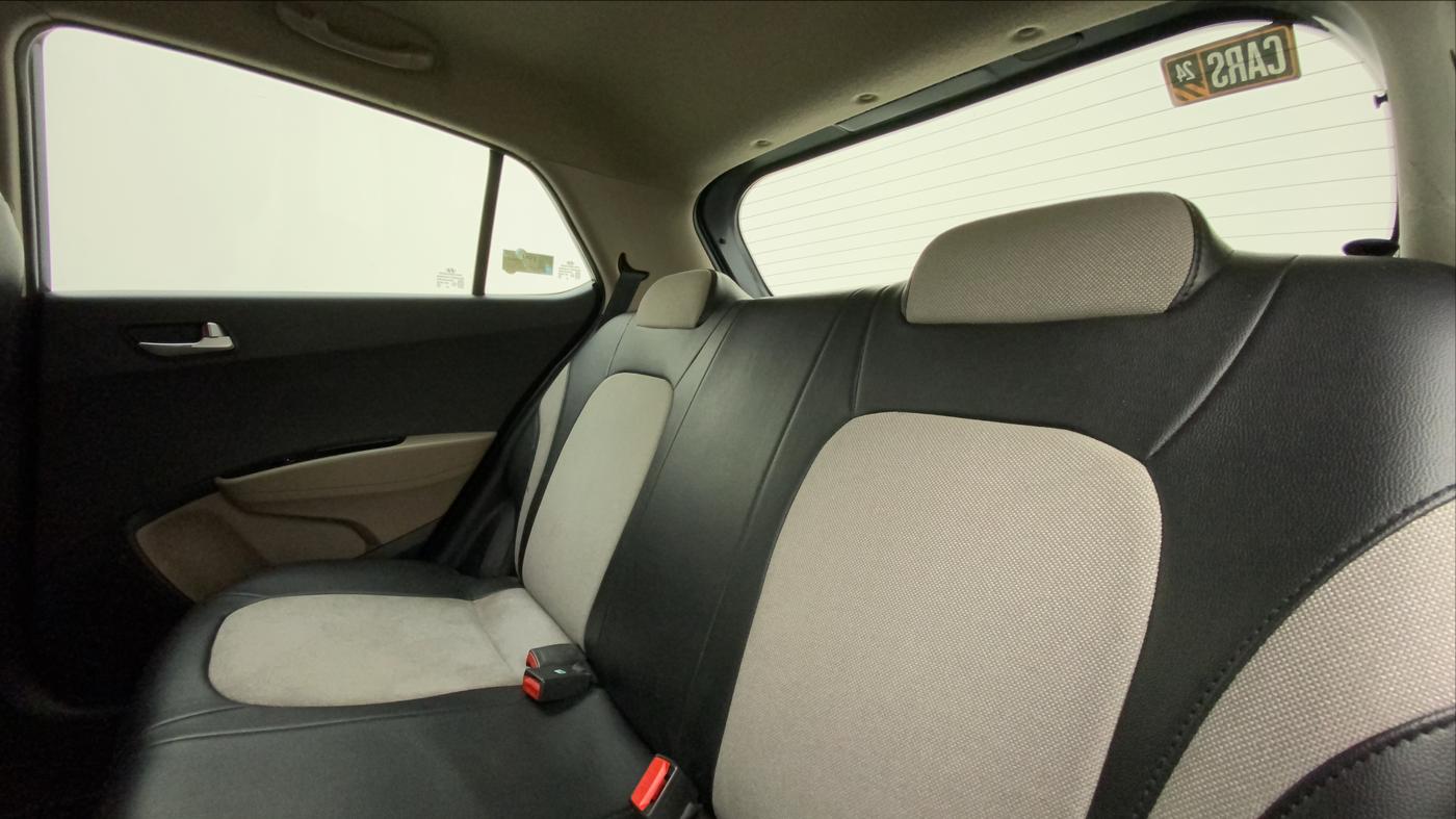 2016 Hyundai Grand i10 SPORTZ 1.2 KAPPA VTVT, Petrol, Manual, 70,554 km, Right Side Rear Door Cabin