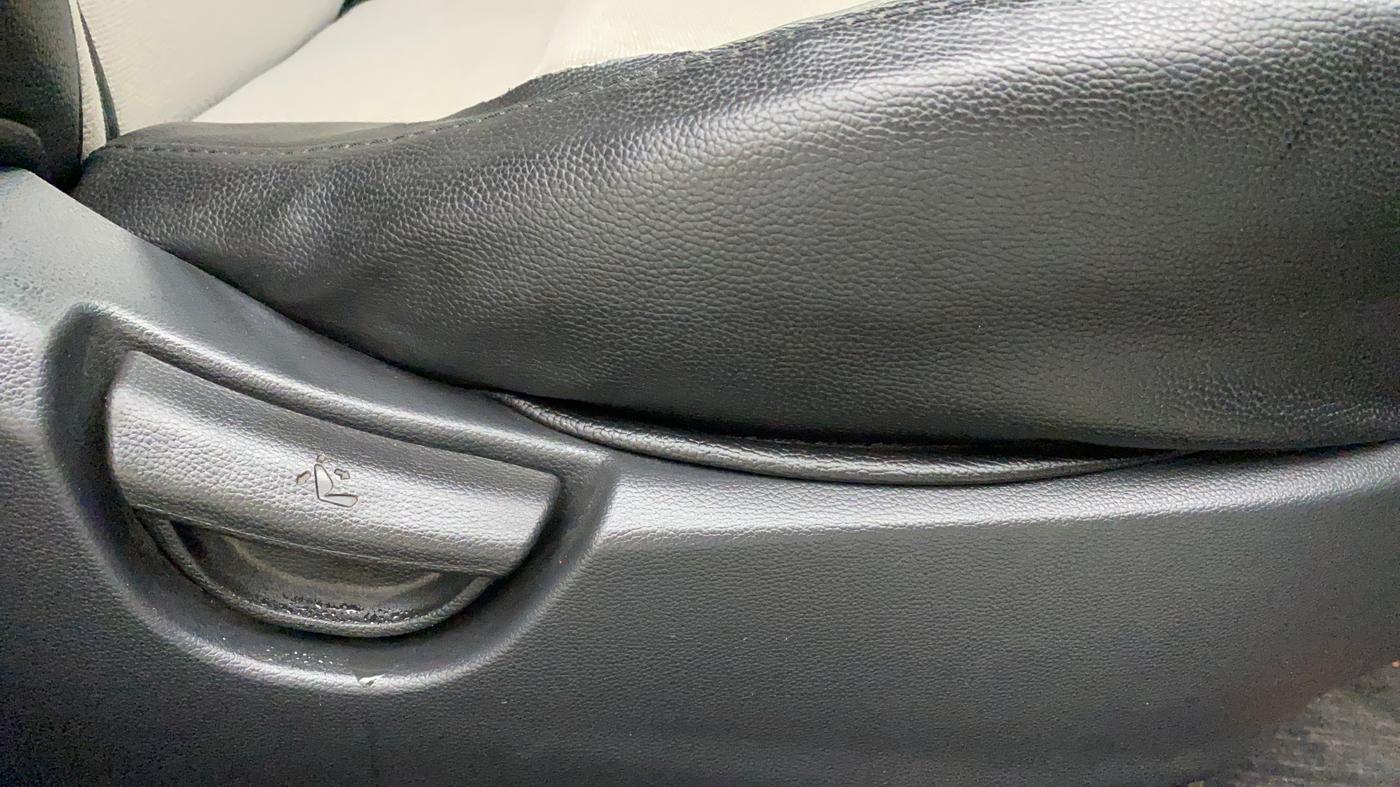 2016 Hyundai Grand i10 SPORTZ 1.2 KAPPA VTVT, Petrol, Manual, 70,554 km, Driver Side Adjustment Panel