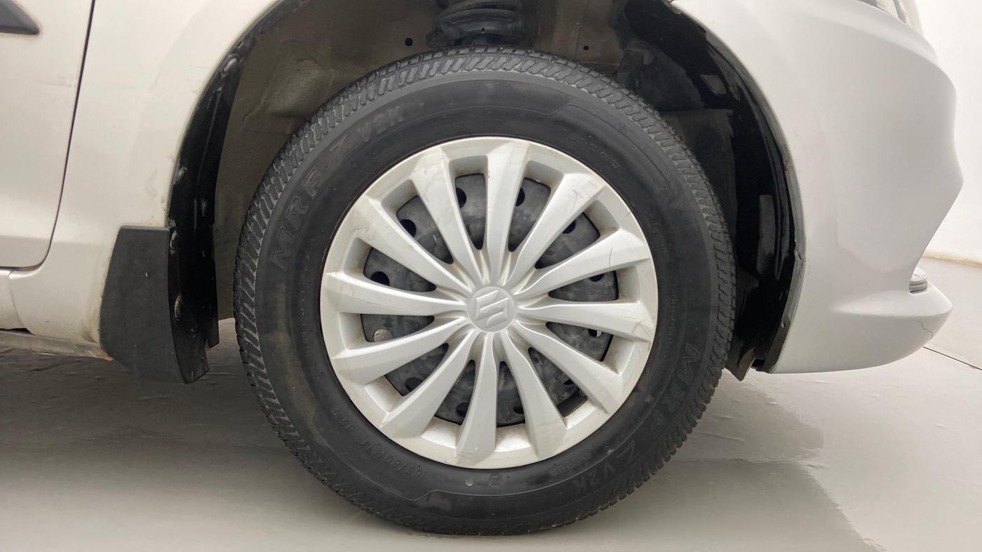 2016 Maruti Swift Dzire VXI, Petrol, Manual, 68,086 km, Right Front Wheel