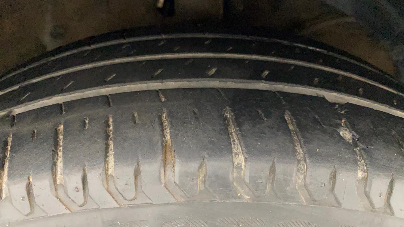 2019 Maruti Dzire ZXI PLUS AMT, Petrol, Automatic, 47,510 km, Right Front Tyre Tread