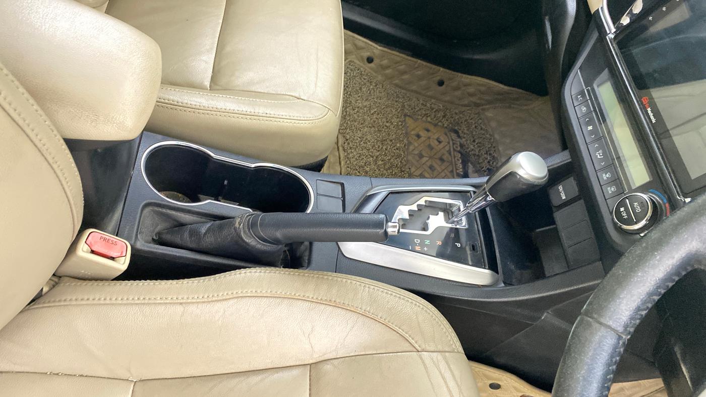 2015 Toyota Corolla Altis VL CVT PETROL, Petrol, Automatic, 79,233 km, Gear Lever