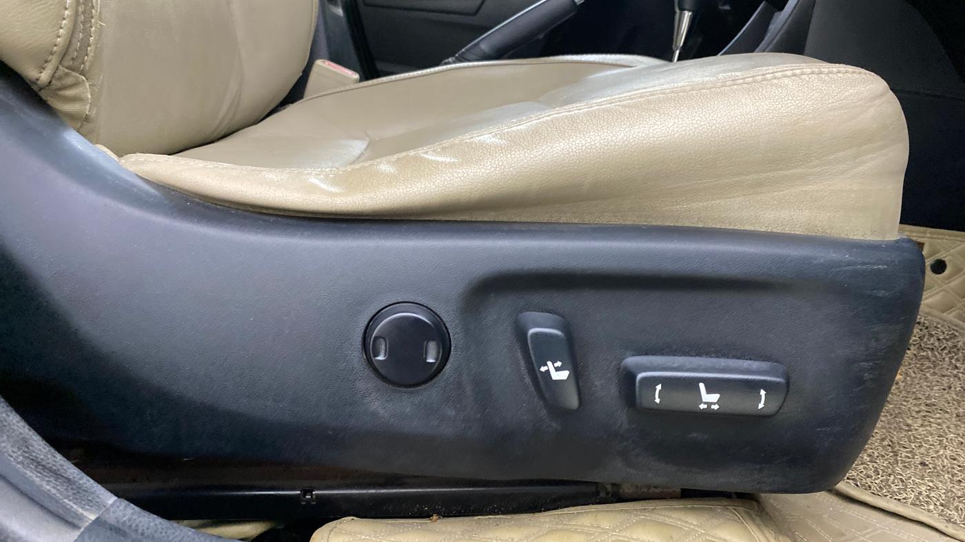 2015 Toyota Corolla Altis VL CVT PETROL, Petrol, Automatic, 79,233 km, Driver Side Adjustment Panel