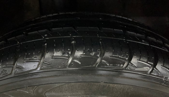 2018 Maruti Baleno DELTA PETROL 1.2, Petrol, Manual, 35,810 km, Right Rear Tyre Tread