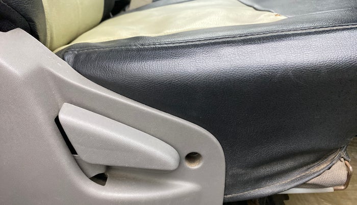 2016 Datsun Go Plus T, Petrol, Manual, 54,955 km, Driver Side Adjustment Panel