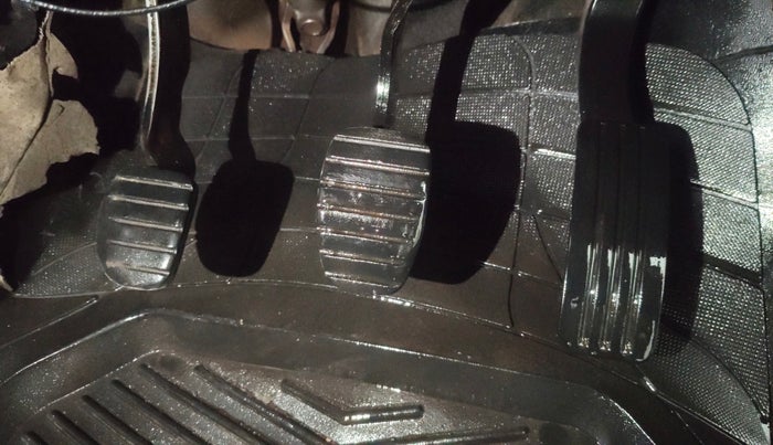 2013 Renault Duster 85 PS RXL DIESEL, Diesel, Manual, 1,07,600 km, Pedals